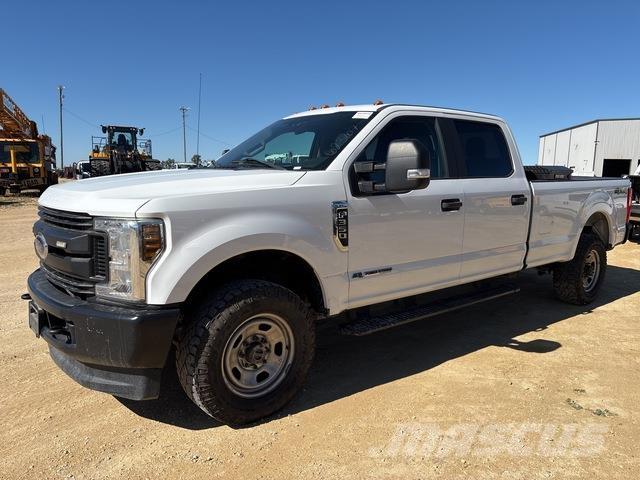 Ford F-350 شاحنات خفيفة/مفصلية الجوانب