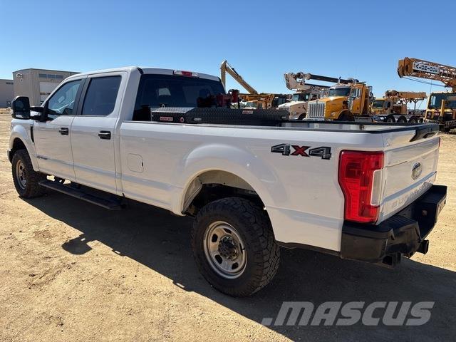 Ford F-350 شاحنات خفيفة/مفصلية الجوانب