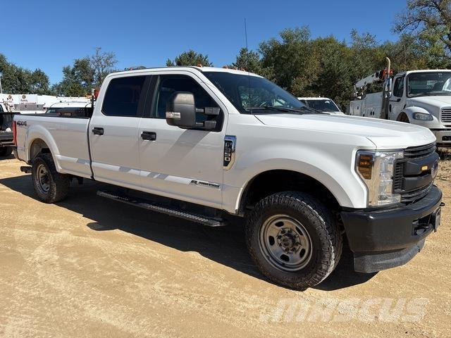 Ford F-350 شاحنات خفيفة/مفصلية الجوانب