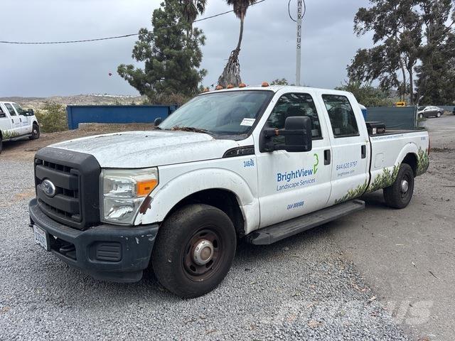 Ford F-350 شاحنات خفيفة/مفصلية الجوانب