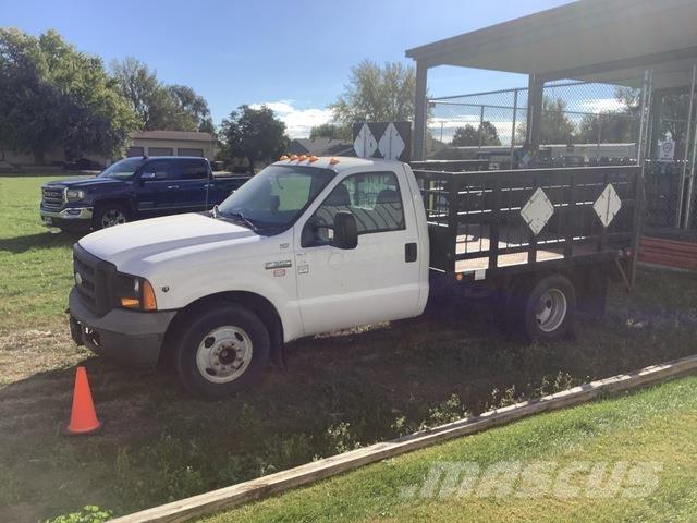 Ford F-350 شاحنات مسطحة/مفصلية الجوانب