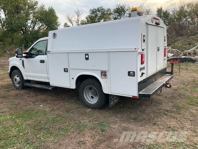 Ford F-350 شاحنات خفيفة/مفصلية الجوانب