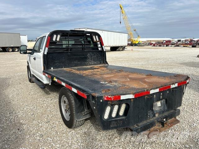Ford F-350 شاحنات مسطحة/مفصلية الجوانب