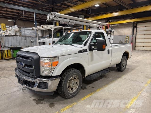 Ford F-350 شاحنات خفيفة/مفصلية الجوانب