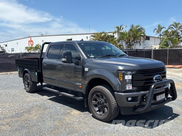 Ford F-350 شاحنات خفيفة/مفصلية الجوانب