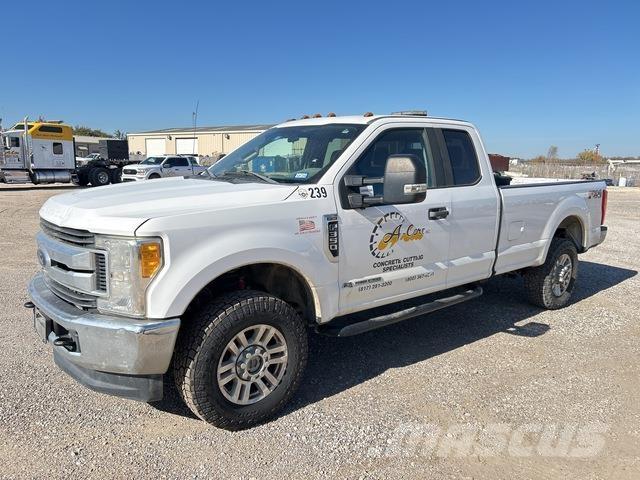 Ford F-350 شاحنات خفيفة/مفصلية الجوانب