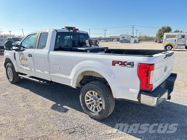 Ford F-350 شاحنات خفيفة/مفصلية الجوانب