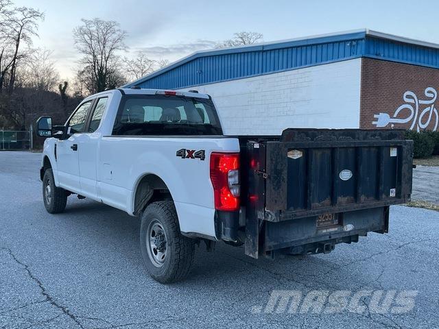 Ford F-350 شاحنات خفيفة/مفصلية الجوانب