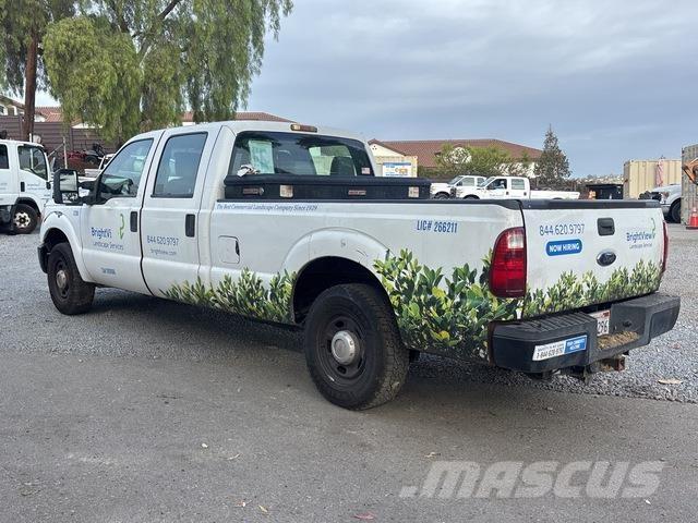 Ford F-350 XL شاحنات خفيفة/مفصلية الجوانب