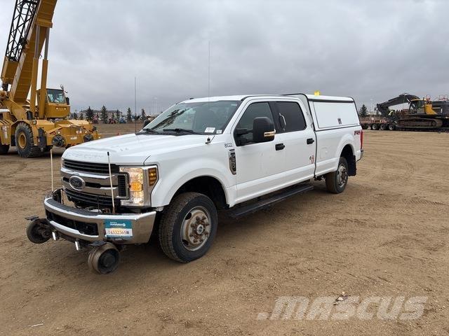 Ford F-350 XL شاحنات خفيفة/مفصلية الجوانب
