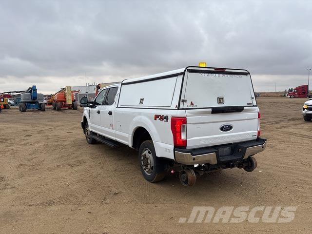 Ford F-350 XL شاحنات خفيفة/مفصلية الجوانب
