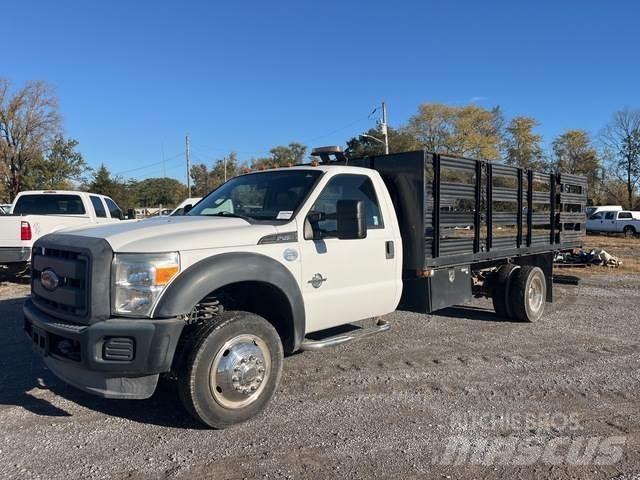 Ford F-450 شاحنات مسطحة/مفصلية الجوانب