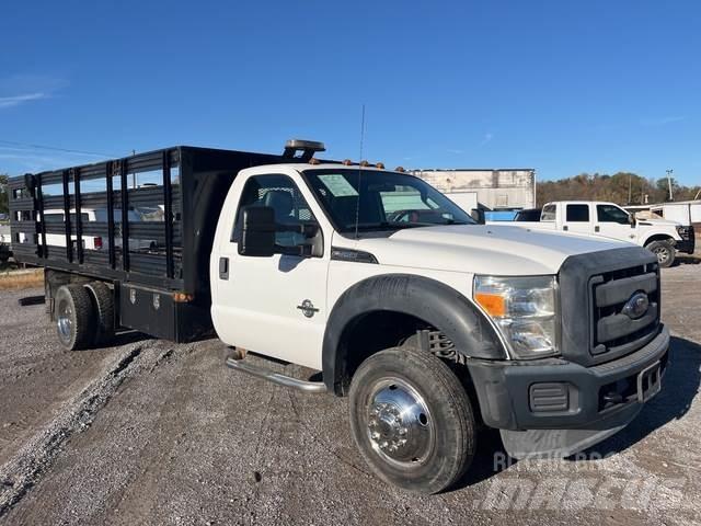 Ford F-450 شاحنات مسطحة/مفصلية الجوانب