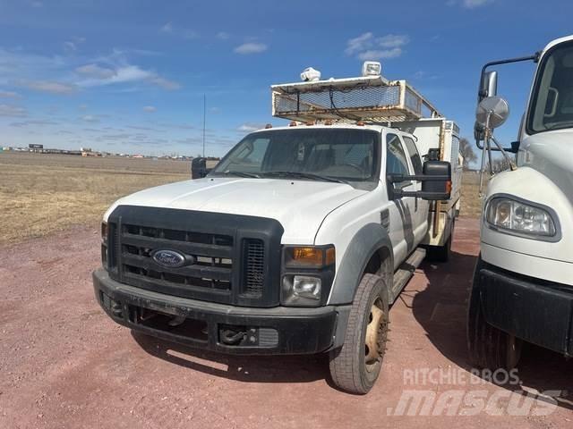 Ford F-450 شاحنات خفيفة/مفصلية الجوانب