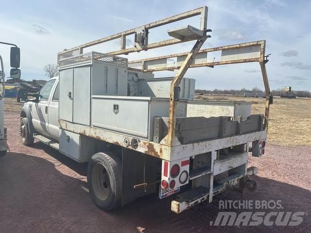 Ford F-450 شاحنات خفيفة/مفصلية الجوانب