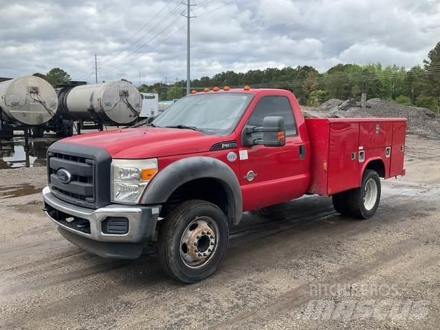 Ford F-450 شاحنات خفيفة/مفصلية الجوانب