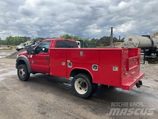 Ford F-450 شاحنات خفيفة/مفصلية الجوانب