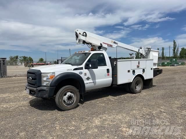 Ford F-450 المنصات الهوائية المثبتة على شاحنة