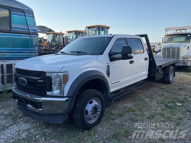 Ford F-450 شاحنات مسطحة/مفصلية الجوانب