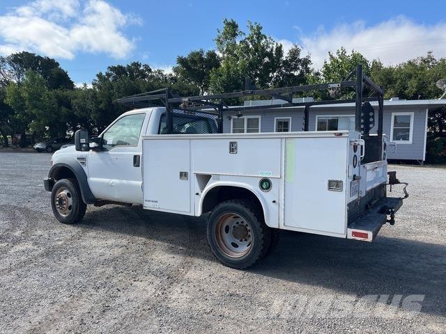 Ford F-450 شاحنات خفيفة/مفصلية الجوانب