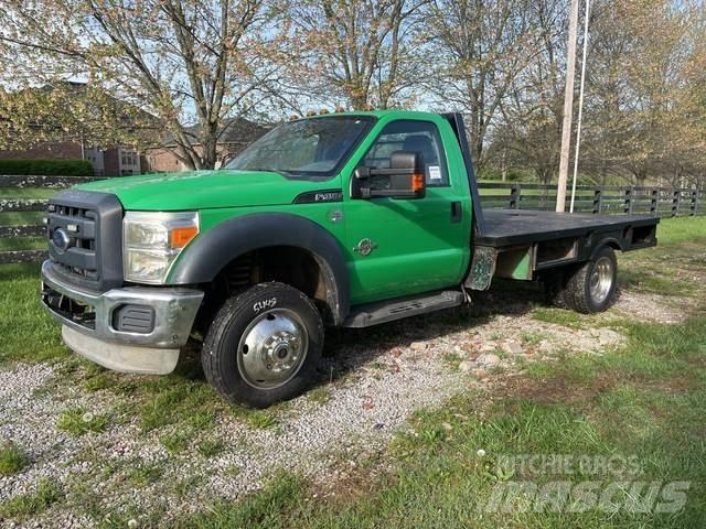 Ford F-450 شاحنات مسطحة/مفصلية الجوانب