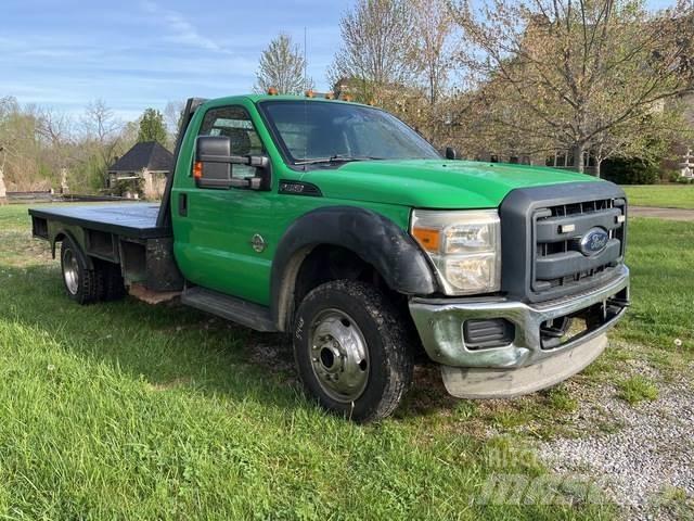Ford F-450 شاحنات مسطحة/مفصلية الجوانب