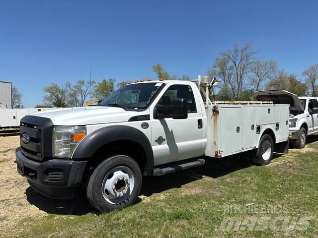 Ford F-450 شاحنات خفيفة/مفصلية الجوانب