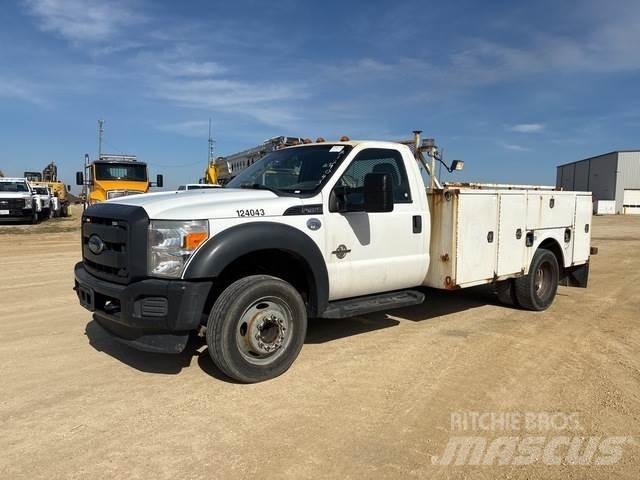 Ford F-450 شاحنات خفيفة/مفصلية الجوانب