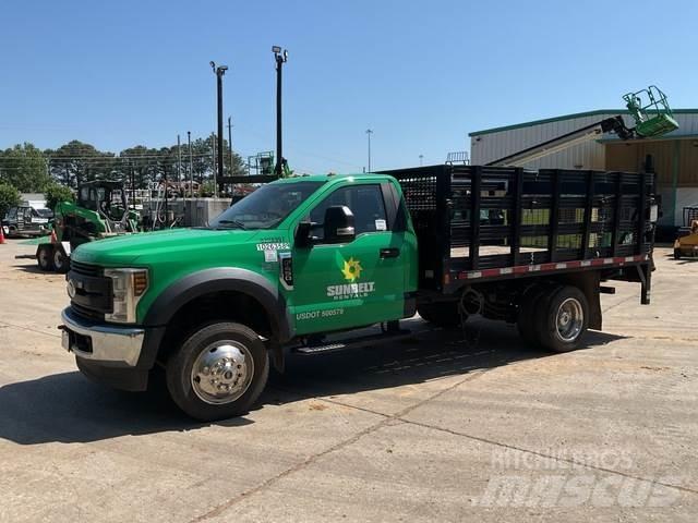 Ford F-450 شاحنات مسطحة/مفصلية الجوانب