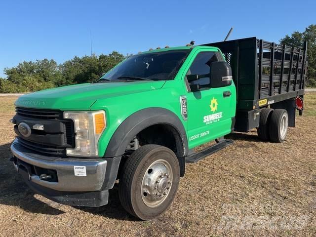 Ford F-450 شاحنات مسطحة/مفصلية الجوانب