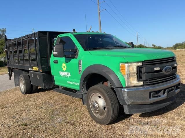 Ford F-450 شاحنات مسطحة/مفصلية الجوانب