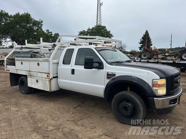 Ford F-450 شاحنات خفيفة/مفصلية الجوانب