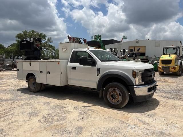 Ford F-450 مركبات الأغراض العامة