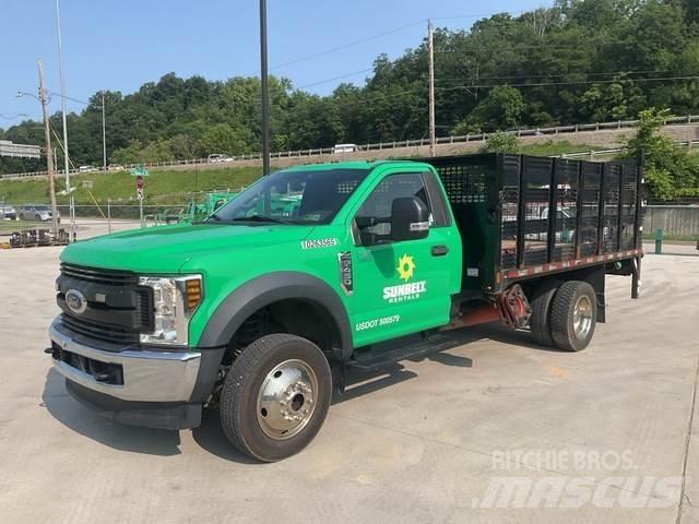 Ford F-450 شاحنات مسطحة/مفصلية الجوانب
