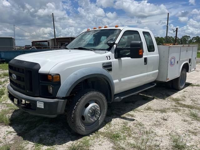 Ford F-450 شاحنات خفيفة/مفصلية الجوانب