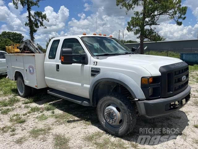 Ford F-450 شاحنات خفيفة/مفصلية الجوانب