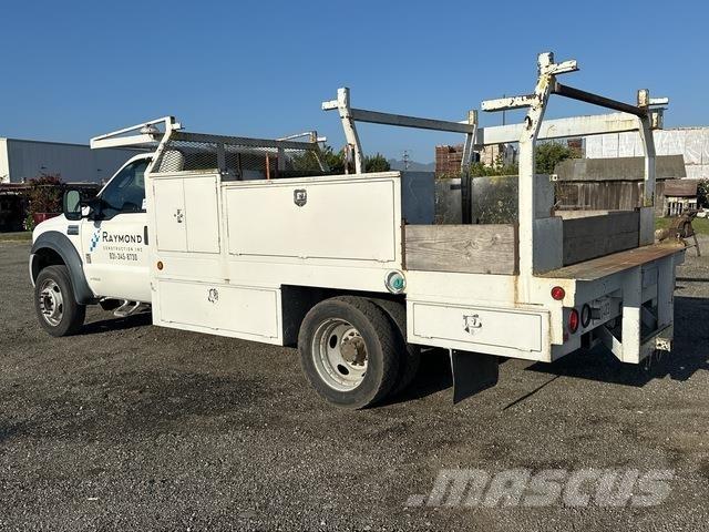 Ford F-450 شاحنات خفيفة/مفصلية الجوانب