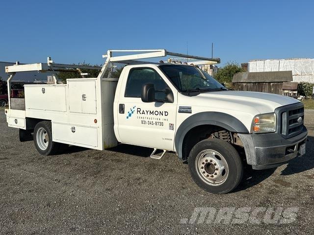 Ford F-450 شاحنات خفيفة/مفصلية الجوانب
