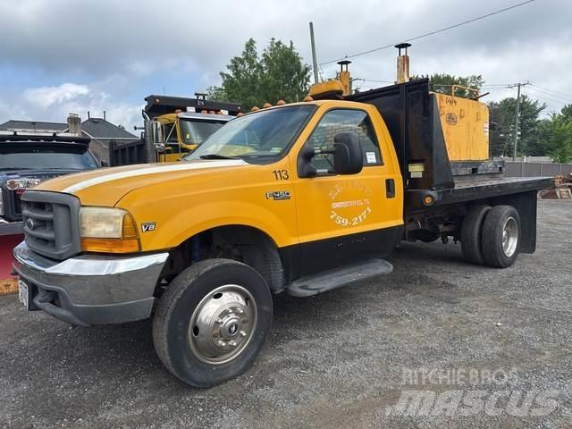 Ford F-450 شاحنات مسطحة/مفصلية الجوانب