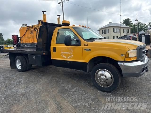 Ford F-450 شاحنات مسطحة/مفصلية الجوانب