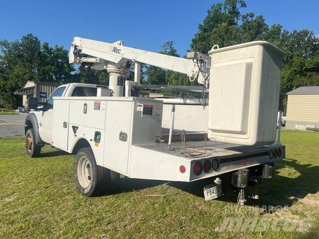 Ford F-450 المنصات الهوائية المثبتة على شاحنة