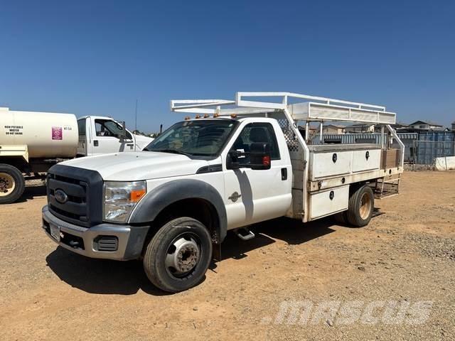 Ford F-450 شاحنات خفيفة/مفصلية الجوانب