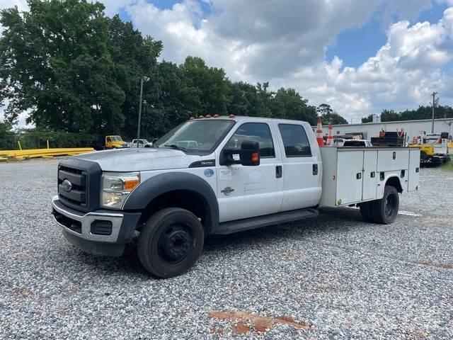 Ford F-450 شاحنات خفيفة/مفصلية الجوانب
