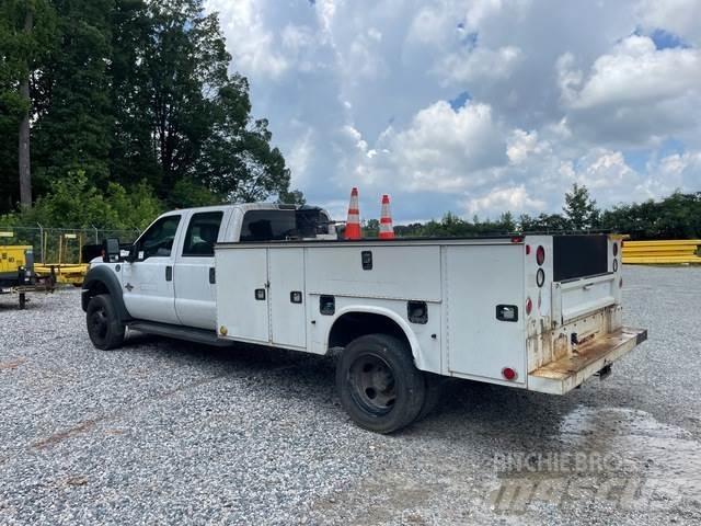 Ford F-450 شاحنات خفيفة/مفصلية الجوانب
