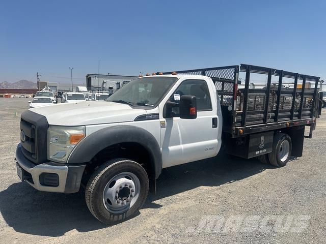 Ford F-450 شاحنات مسطحة/مفصلية الجوانب