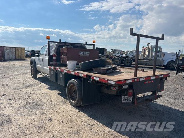 Ford F-450 شاحنات مسطحة/مفصلية الجوانب