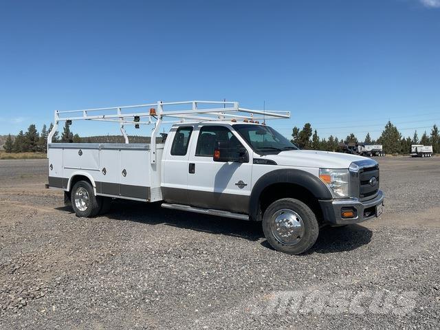 Ford F-450 شاحنات خفيفة/مفصلية الجوانب