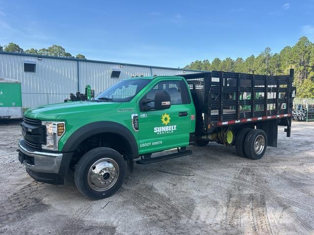 Ford F-450 شاحنات مسطحة/مفصلية الجوانب