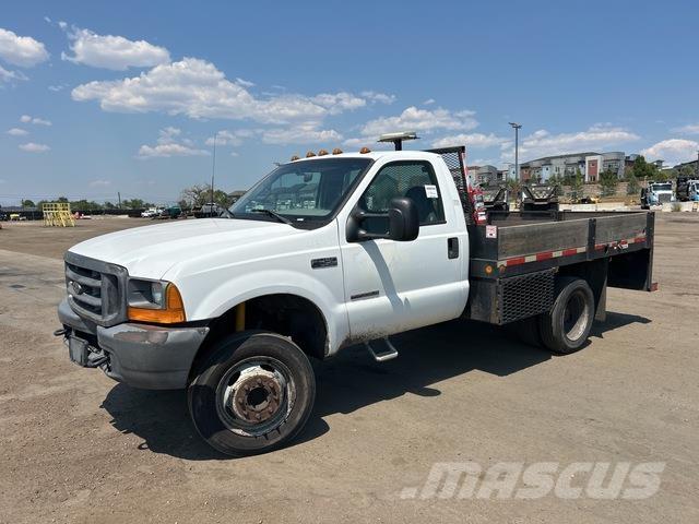 Ford F-450 شاحنات مسطحة/مفصلية الجوانب