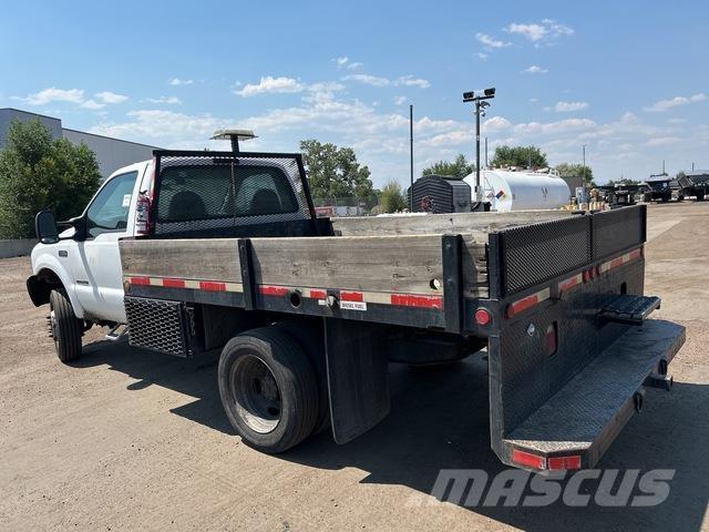 Ford F-450 شاحنات مسطحة/مفصلية الجوانب